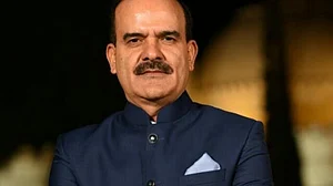 देशमुख के खिलाफ परमबीर सिंह के आरोपों पर महाराष्ट्र सरकार ने बनाया आयोग, हाईकोर्ट के रिटायर्ड जज करेंगे जांच