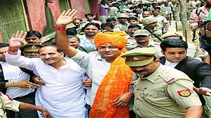 मुजफ्फरनगर दंगाः आरोपी बीजेपी मंत्री सुरेश राणा और विधायक संगीत सोम के खिलाफ दर्ज केस वापस, कोर्ट ने दी मंजूरी