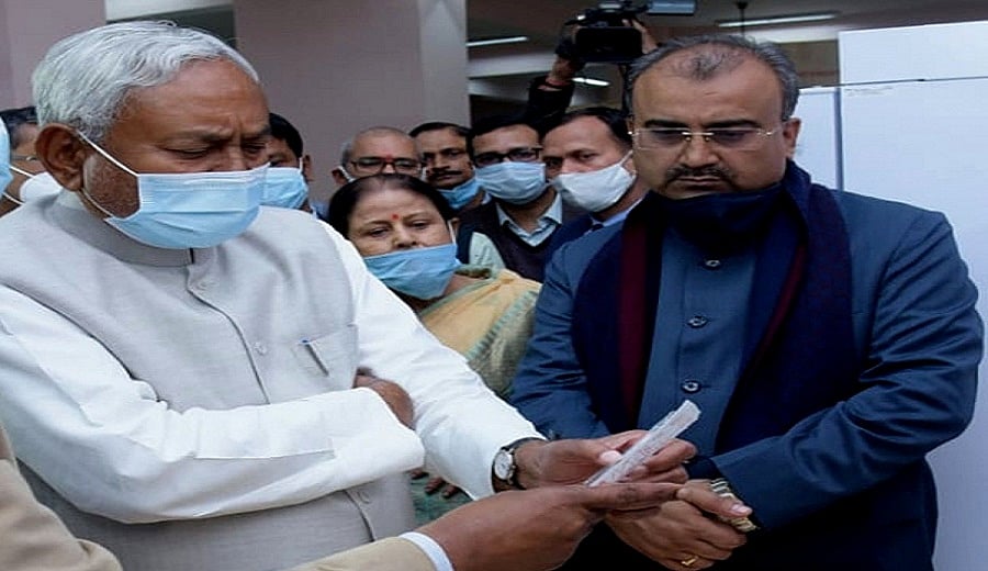 बिहार सरकार का नया कारनामा, मृत डॉक्टर को बना दिया सिविल सर्जन, विधानसभा में हंगामे पर मंत्री ने दी सफाई