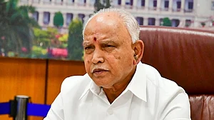 कोरोना संकट में कर्नाटक में होगी शराब की होम डिलीवरी, बीजेपी सरकार ने रचा इतिहास