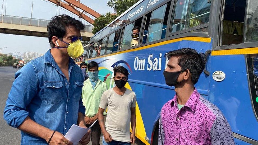 बॉलीवुड में कोरोना का कहर! अब सोनू सूद को हुआ कोविड, बोले- क्वारंटीन हूं लेकिन मदद करता रहूंगा 