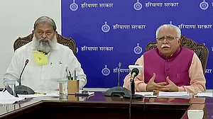 हरियाणा में नहीं लगेगा लॉकडाउन, खट्टर ने कोरोना की गंभीर हालत के लिए दिल्ली पर फोड़ा ठीकरा