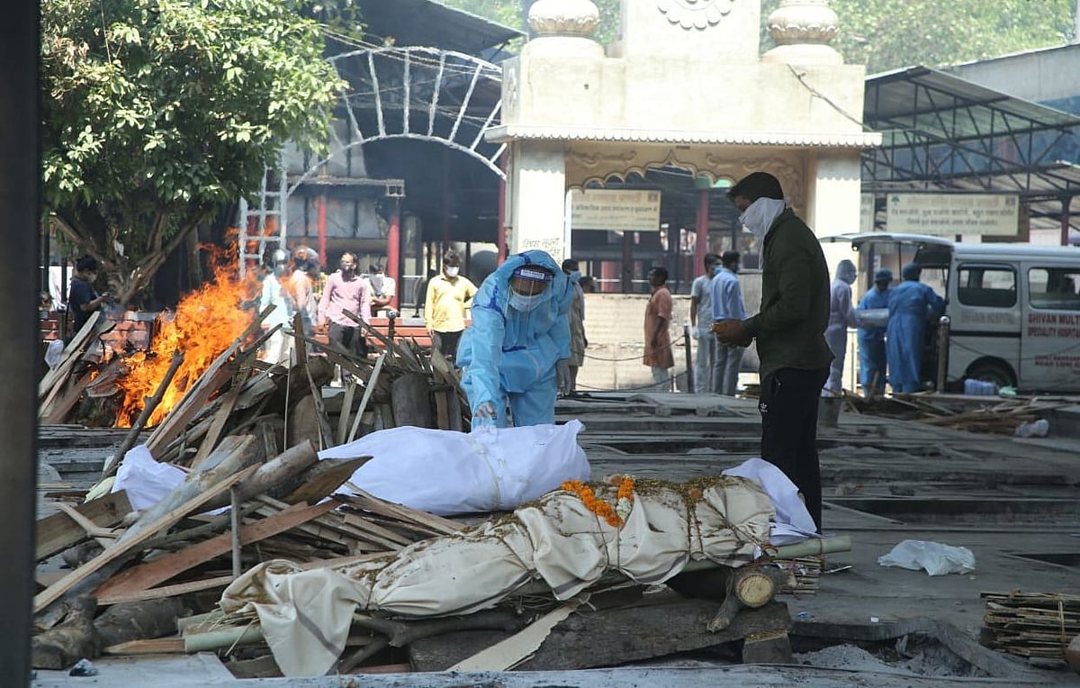 राम पुनियानी का लेखः कोरोना संकट से हांफता देश और आस्था-राजनीति के नाम पर सार्वजनिक स्वास्थ्य का उड़ता मखौल