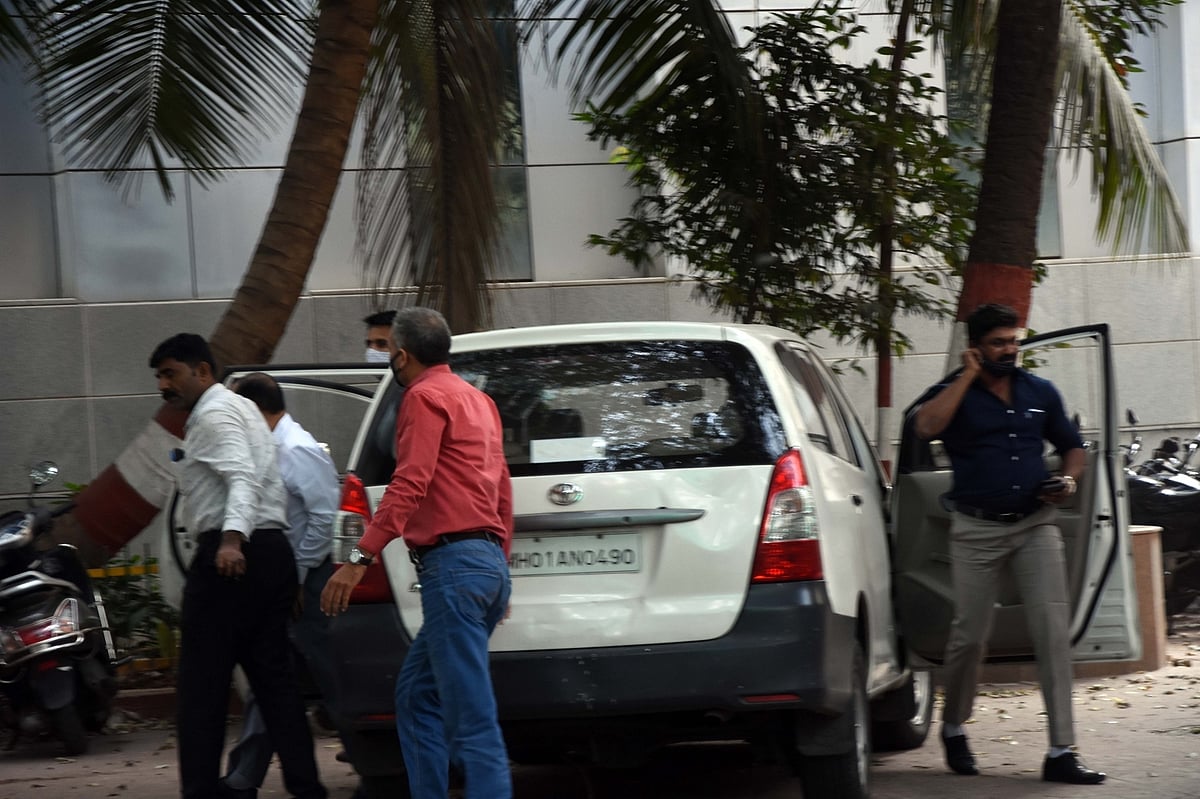 एंटीलिया मामले में एक और गिरफ्तारी, NIA ने मुंबई पुलिस के सहायक पुलिस निरीक्षक को किया अरेस्ट, सचिन वाजे का है करीबी 