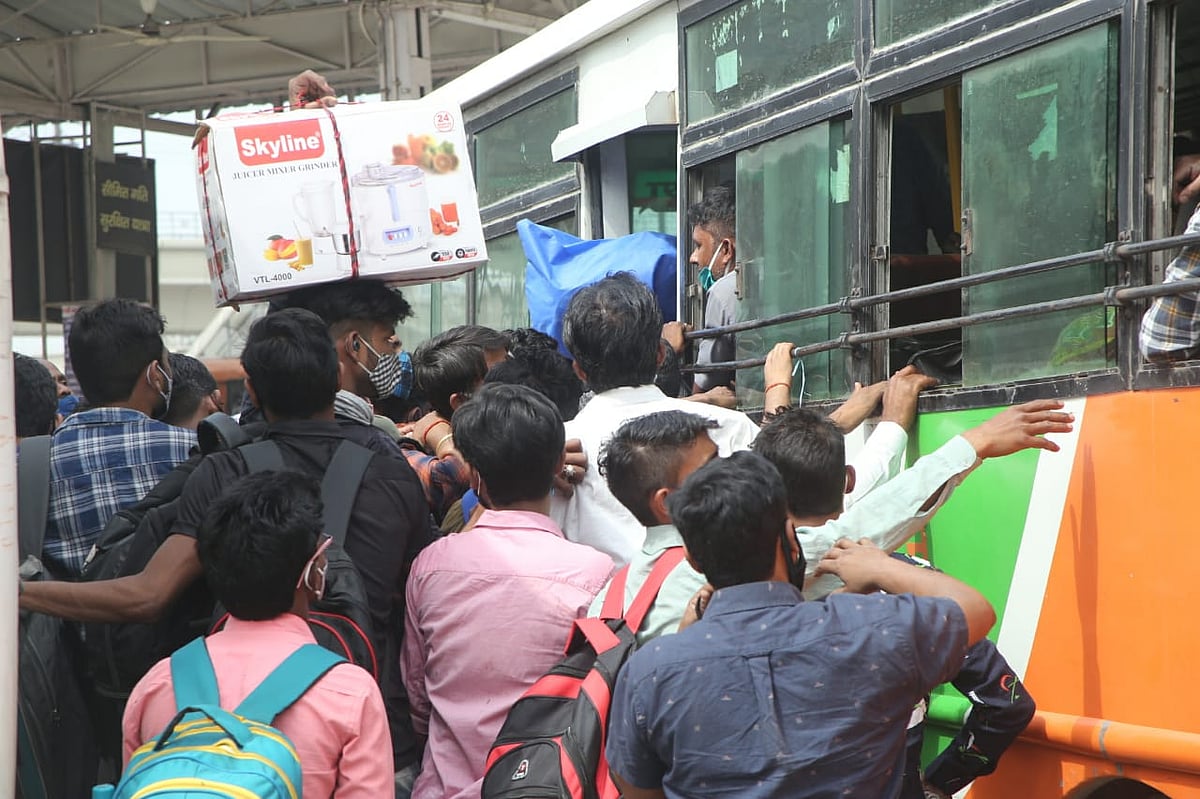 पलायन कर रहे प्रवासियों में पिछले लॉकडाउन का खौफ, अब सरकारों पर नहीं हो रहा भरोसा