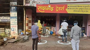 महाराष्ट्र में नहीं थम रहा कोरोना का कहर, आज फिर 50 हजार से ज्यादा नए केस मिले, 297 मौत हुई