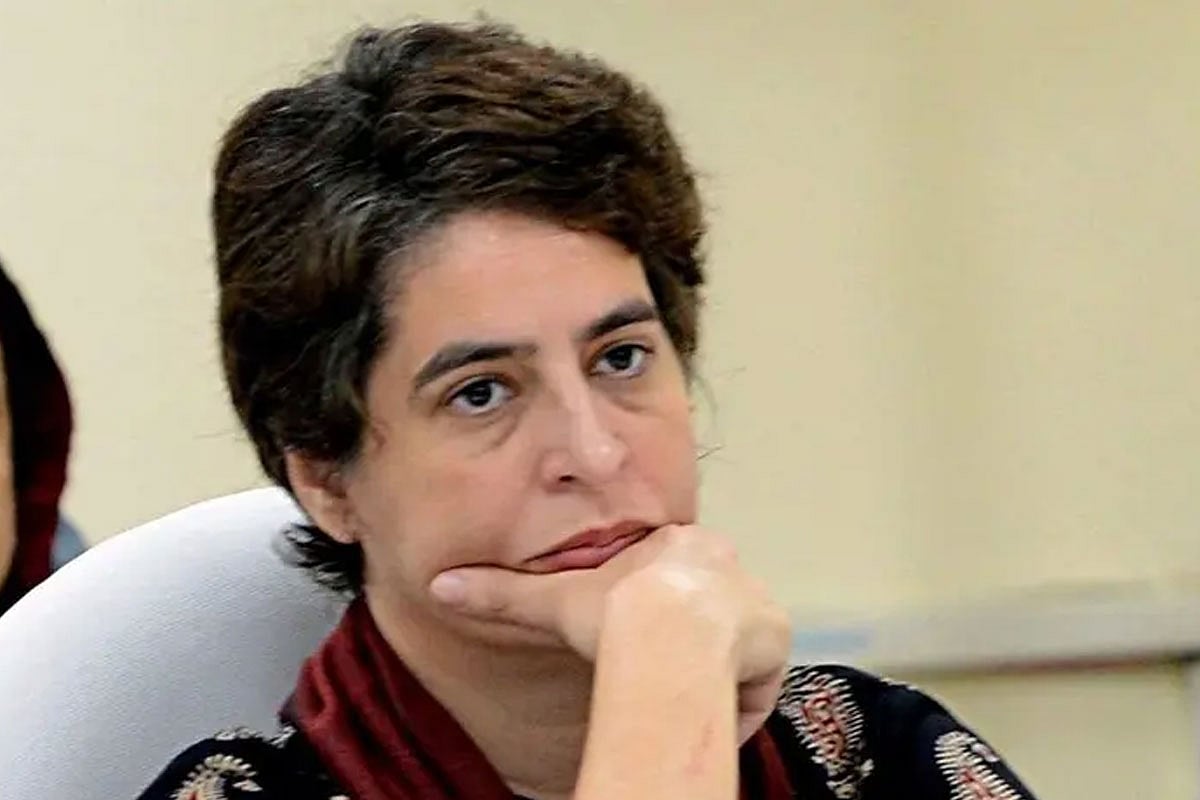 देश में कोरोना से लोगों की जानें जा रही हैं और पीएम और गृहमंत्री चुनावी रैलियों में ठहाके लगा रहे हैं- प्रियंका गांधी