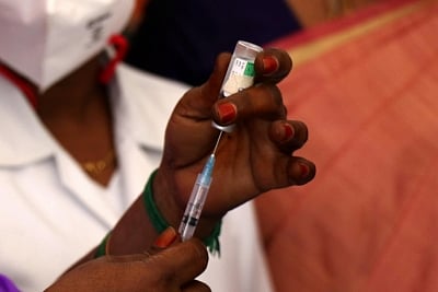 अब 1 मई से 18 वर्ष से ऊपर के लोगों को भी लगेगा टीका, कोरोना के बढ़ते कहर के बीच केंद्र का फैसला