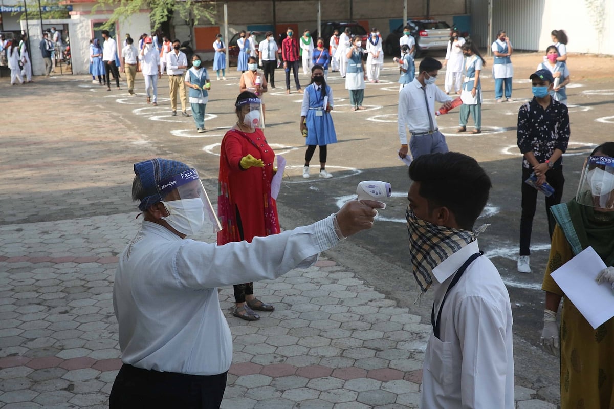मध्य प्रदेश में कोरोना की स्थिति हुई भयावह, पूर्ण लॉकडाउन की तरफ तेजी से बढ़ रहे हालात