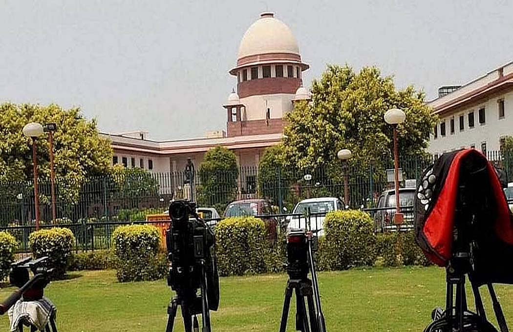 सुप्रीम कोर्ट ने चुनाव आयोग को लगाई फटकार, कहा- मीडिया के खिलाफ शिकायत करना बंद करें  