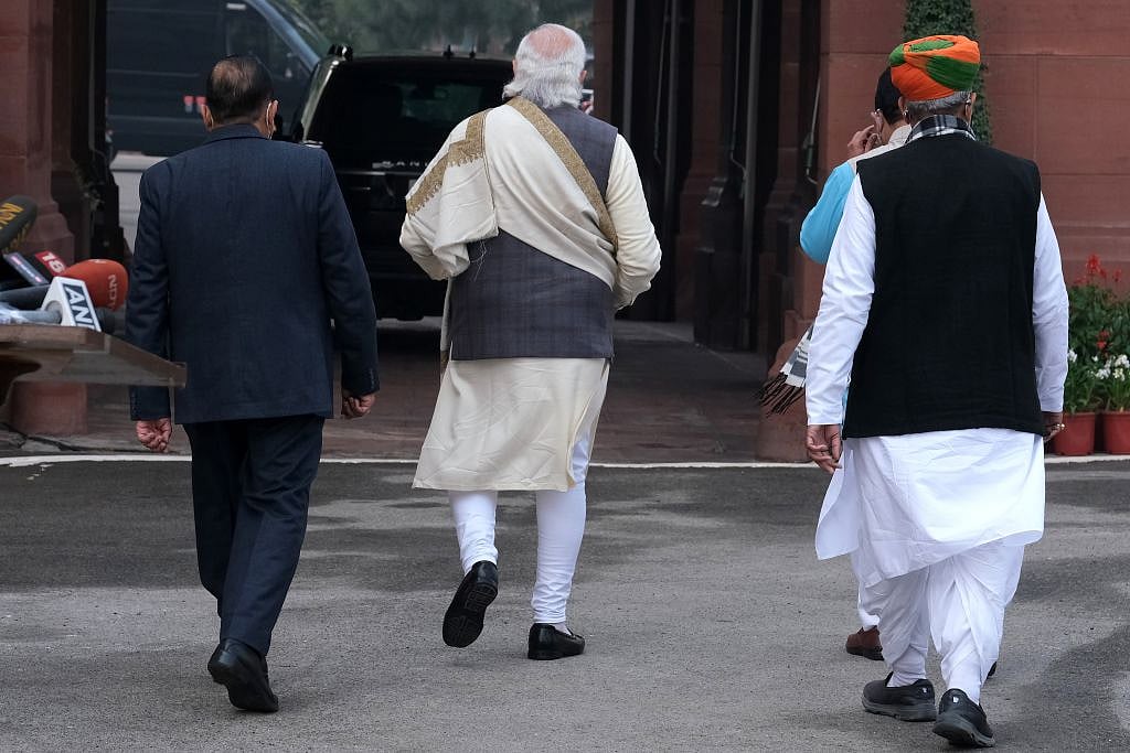 कोरोना नियंत्रण में नाकामी, बंगाल में हार और सोशल मीडिया पर आलोचना: क्या शुरु हो चुकी है मोदी सरकार की उलटी गिनती!