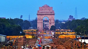 मोदी सरकार की सेंट्रल विस्टा प्रोजेक्ट पर लगेगी रोक? दिल्ली HC इसे रोकने की याचिका पर सुनवाई के लिए हुआ तैयार