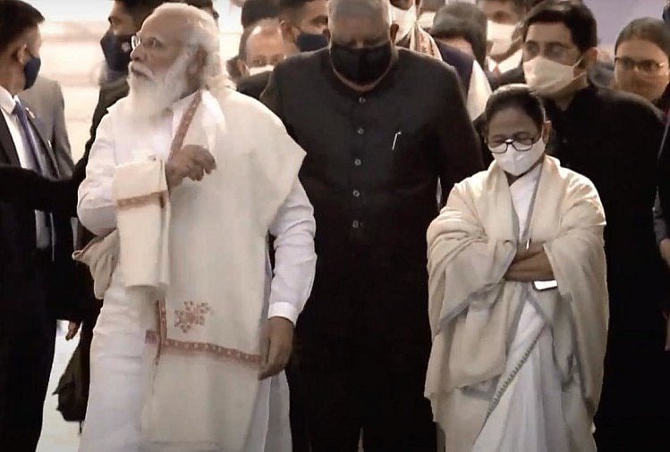 बंगाल मुख्य सचिव विवाद के बीच ममता ने पीएम को पत्र लिखकर किया ये आग्रह, मानेंगे मोदी? 
