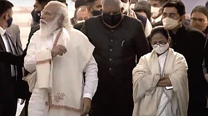बंगाल मुख्य सचिव विवाद के बीच ममता ने पीएम को पत्र लिखकर किया ये आग्रह, मानेंगे मोदी?