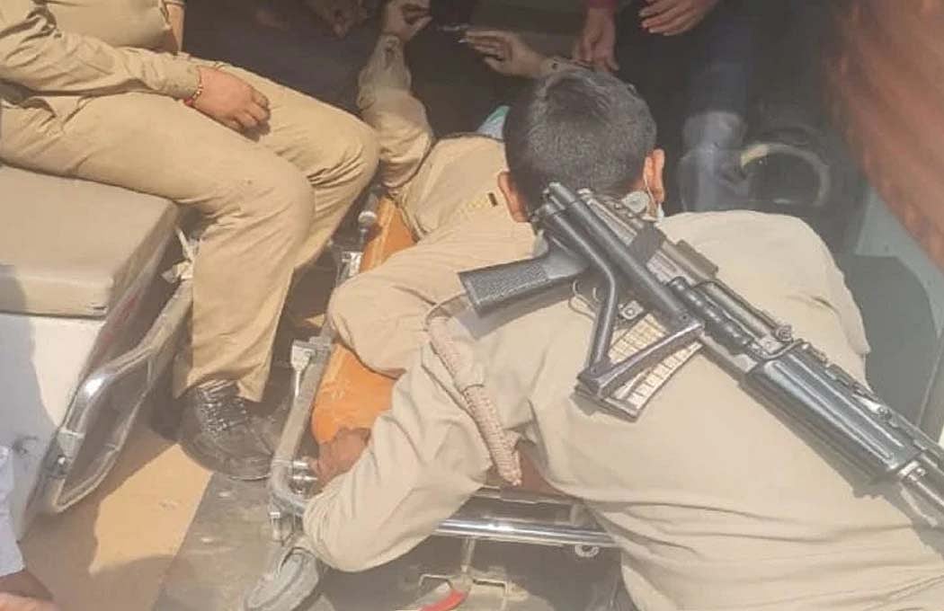 यूपी: डिप्टी सीएम केशव प्रसाद मौर्य के काफिले की गाड़ी हुई हादसे का शिकार, चार पुलिसकर्मी जख्मी 