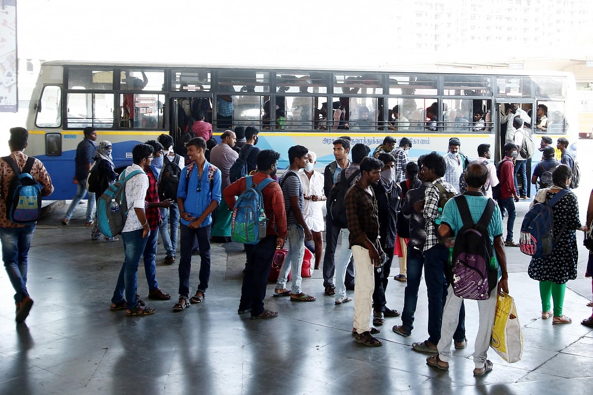 कोरोना लॉकडाउन की मार से एक बार फिर प्रवासी मजदूरों का पलयान, इस राज्य से भागने की मची होड़, सुनाई आपबीती