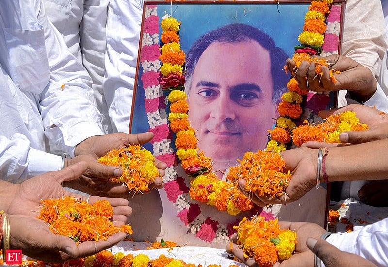 राजीव गांधी की पुण्यतिथि पर भावुक हुए राहुल गांधी, कहा- पापा, आप मेरे साथ हैं, एक प्रेरणा के रूप में, यादों में, सदा!