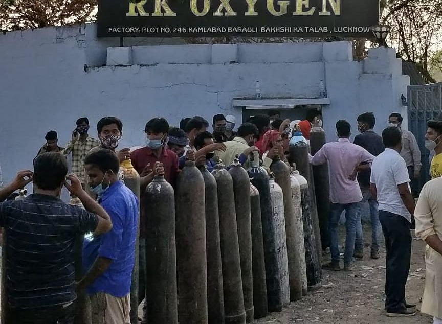 ऑक्सीजन के मामले में भारत भी ईरान, नेपाल या पाकिस्तान जैसा, बस सरकार-मीडिया खुलेआम खबरों को दबाने में सफल