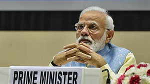 कोरोना की दूसरी लहर में अर्थव्यवस्था धड़ाम, GDP में 7.3 फीसदी गिरावट, संकेत चिंताजनक