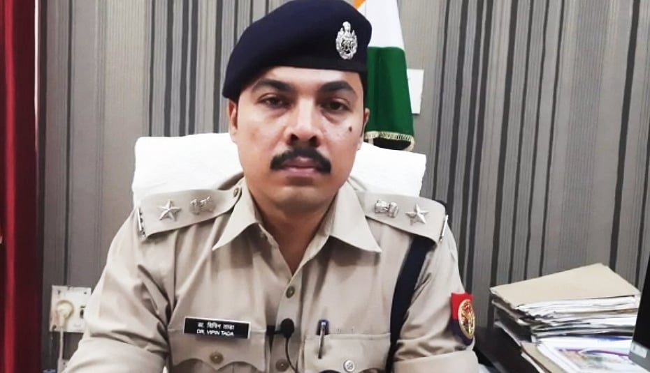 यूपी: सम्मान से अंतिम संस्कार भी नसीब नहीं, टायर और पेट्रोल से जलाए जा रहे शव? वीडियो वायरल होने के बाद कार्रवाई के आदेश