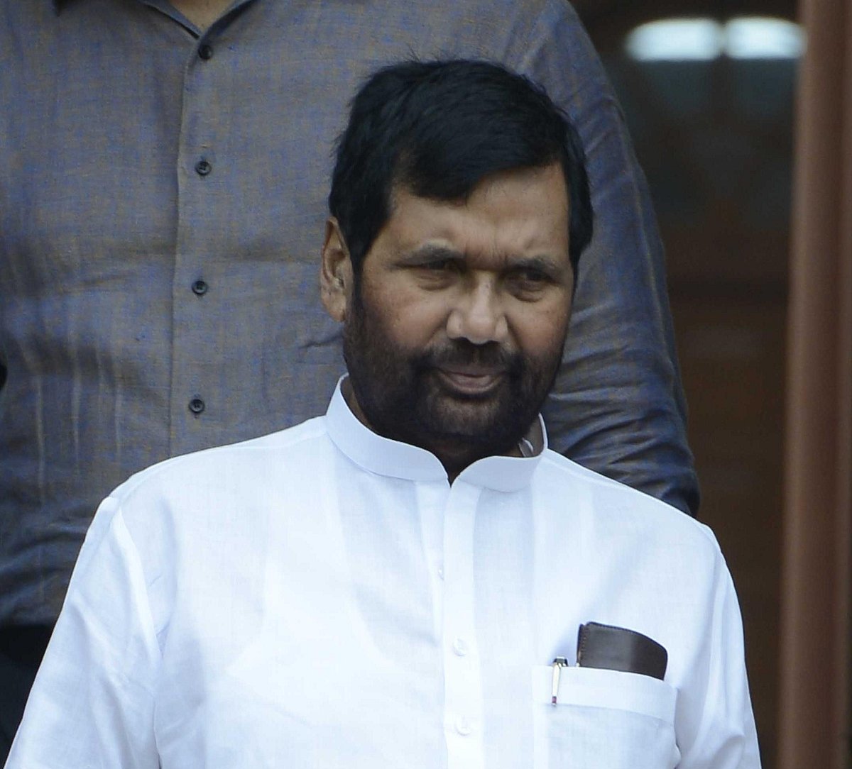 बिहार: LJP में पार्टी को लेकर दोनों गुटों में तकरार जारी, रामविलास पासवान के जन्मदिन पर दिखाएंगे अपनी 'ताकत'!