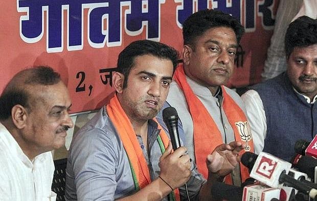 दिल्ली सरकार को नहीं मिल रहे टीके, पर बीजेपी के गौतम गंभीर ने लगा दिया वैक्सीनेशन कैंप