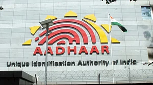 उत्तर प्रदेश: अगर आपको आधार से मोबाइल नंबर लिंक कराना है तो ये खबर आपके लिए है!