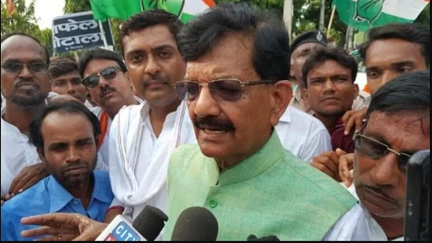बिहार कांग्रेस ने लोगों के मुफ्त टीकाकरण की मांग की, राष्ट्रपति के नाम राज्यपाल से मिलकर सौंपा ज्ञापन