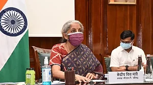 कोरोना वैक्सीन पर जारी रहेगा 5 फीसदी टैक्स, ब्लैकफंगस की दवा पर राहत, GST परिषद की बैठक में सरकार का फैसला
