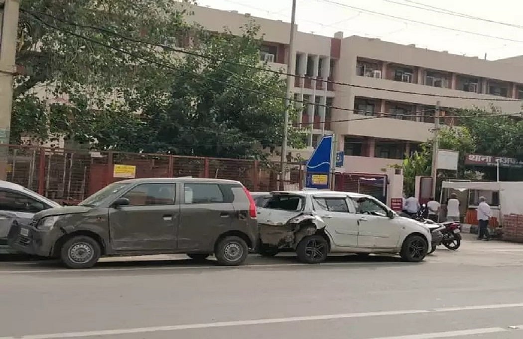 दिल्ली में दर्दनाक सड़क हादसा! तेज रफ्तार डंपर ने 4 लोगों को कुचला, मरने वालों में एक ही परिवार के 3 लोग