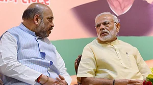 बंगाल के बाद त्रिपुरा बीजेपी में दलबदल की अटकलें, आननफानन में मनाने में पहुंचे तीन केंद्रीय नेता