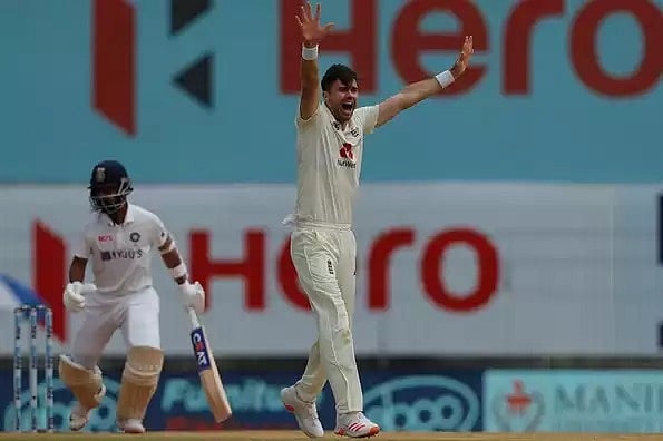 इंग्लैंड के स्टार क्रिकेटरों के विवादित सोशल मीडिया पोस्ट वायरल, कप्तान समेत कई बड़े खिलाड़ी फंस सकते हैं मुसीबत में  