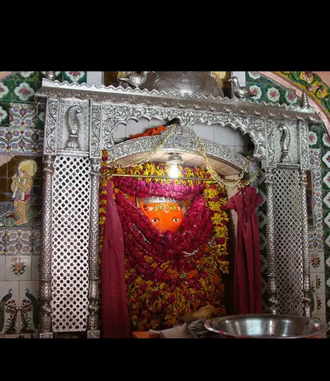 यूपी में वीकेंड लॉकडाउन के लिए बदले नियम, पूजा स्थलों को खुला रखने की अनुमति, जानें क्या-क्या हुए बदलाव