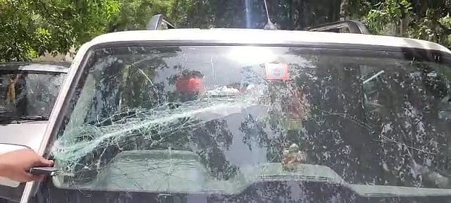 गाजीपुर बॉर्डर पर बीजेपी कार्यकर्तार्ओं और किसानों के बीच जमकर मारपीट, गाड़ियों में भी तोड़फोड़