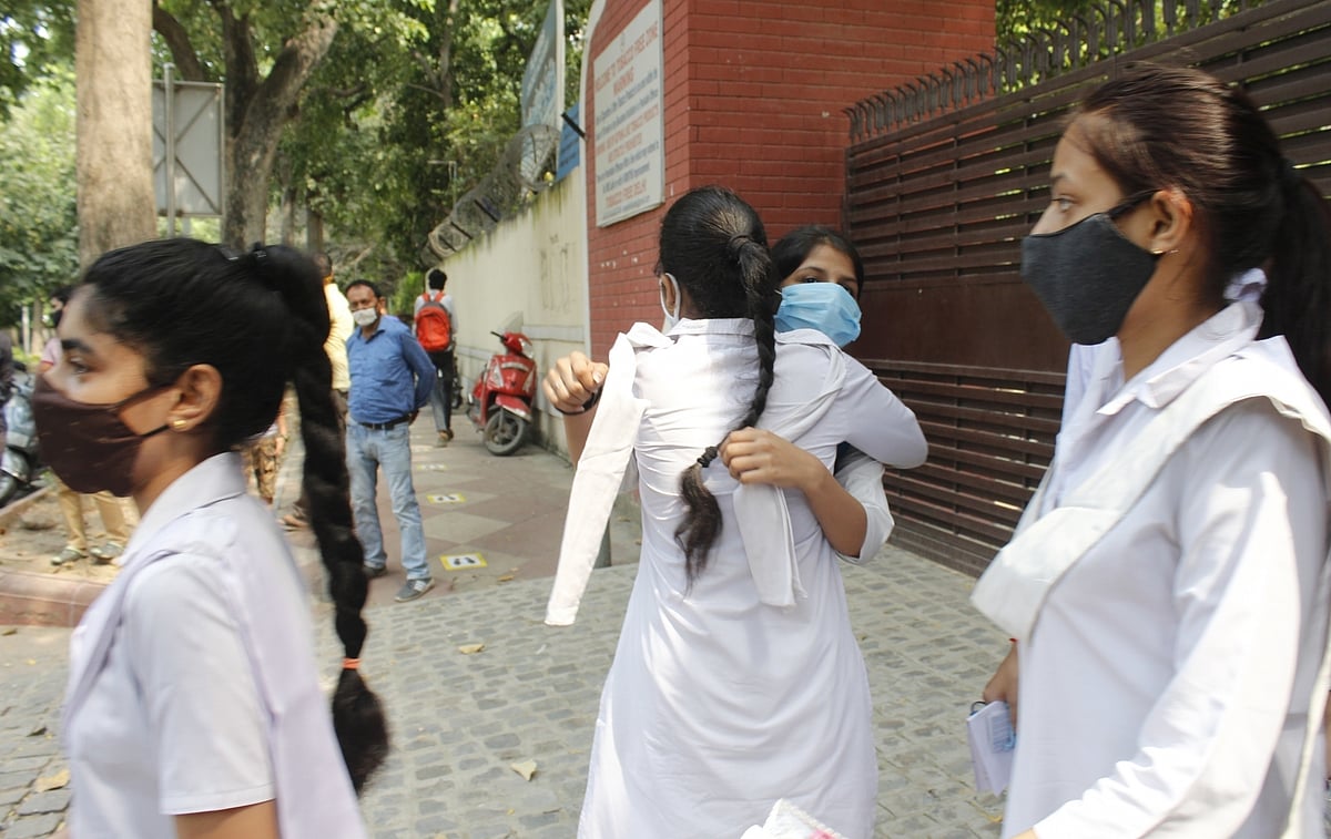 CBSE के बाद कई राज्यों में भी रद्द हो सकती हैं 12वीं की परीक्षाएं, यूपी के शिक्षा मंत्री ने दिए संकेत