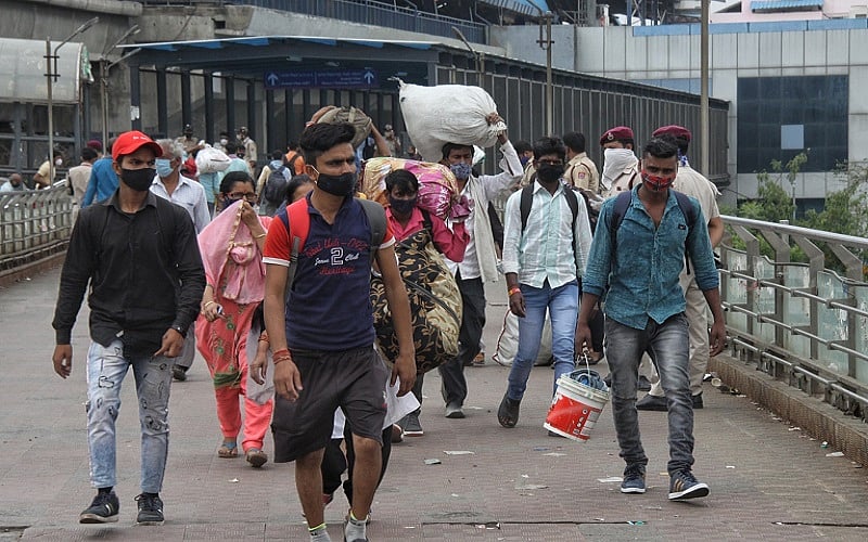असंगठित मजदूरों के पंजीकरण में देरी पर केंद्र को सुप्रीम कोर्ट की फटकार, उदासीनता और ढुलमुल रवैये को बताया अक्षम्य