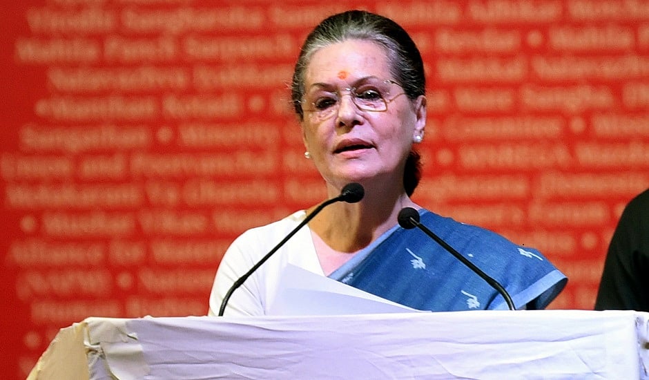 सोनिया गांधी ने गलवान के शहीदों को बरसी पर दी श्रद्धांजलि, कहा- एक साल बाद भी सरकार ने कुछ स्पष्ट नहीं किया
