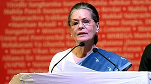 सोनिया गांधी ने गलवान के शहीदों को बरसी पर दी श्रद्धांजलि, कहा- एक साल बाद भी सरकार ने कुछ स्पष्ट नहीं किया