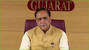 गुजरात अस्पताल में महिला परिचारकों से यौन उत्पीड़न का आरोप, सरकार ने जांच के लिए बनाई समिति