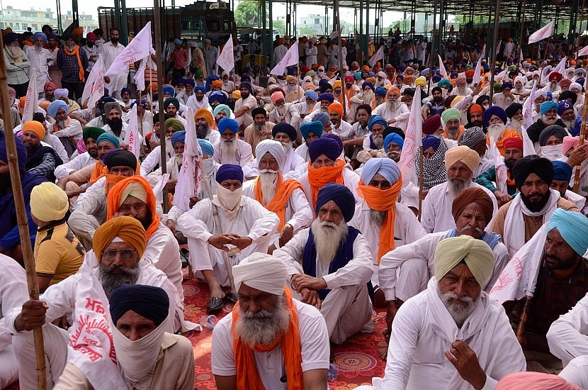 किसान आज मनाएंगे खेती बचाओ, लोकतंत्र बचाओ दिवस, देश भर में राज्यपालों के जरिये राष्ट्रपति को भेजेंगे ज्ञापन