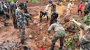 महाराष्ट्रः बाढ़ और भूस्खलन प्रभावितों की मदद करेगी उद्धव सरकार, पीड़ितों को देगी मुफ्त राशन, मिट्टी का तेल