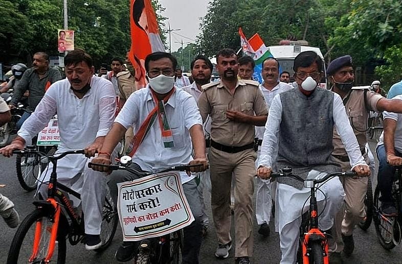 बढ़ती महंगाई के खिलाफ सड़क पर उतरी बिहार कांग्रेस, पटना में 'साइकिल रैली' निकाल जताया विरोध