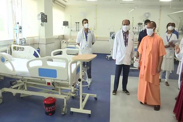 यूपी में डीएम के व्यवहार के खिलाफ 17 डॉक्टरों ने दिया इस्तीफा, स्वास्थ्य विभाग में मचा हड़कंप