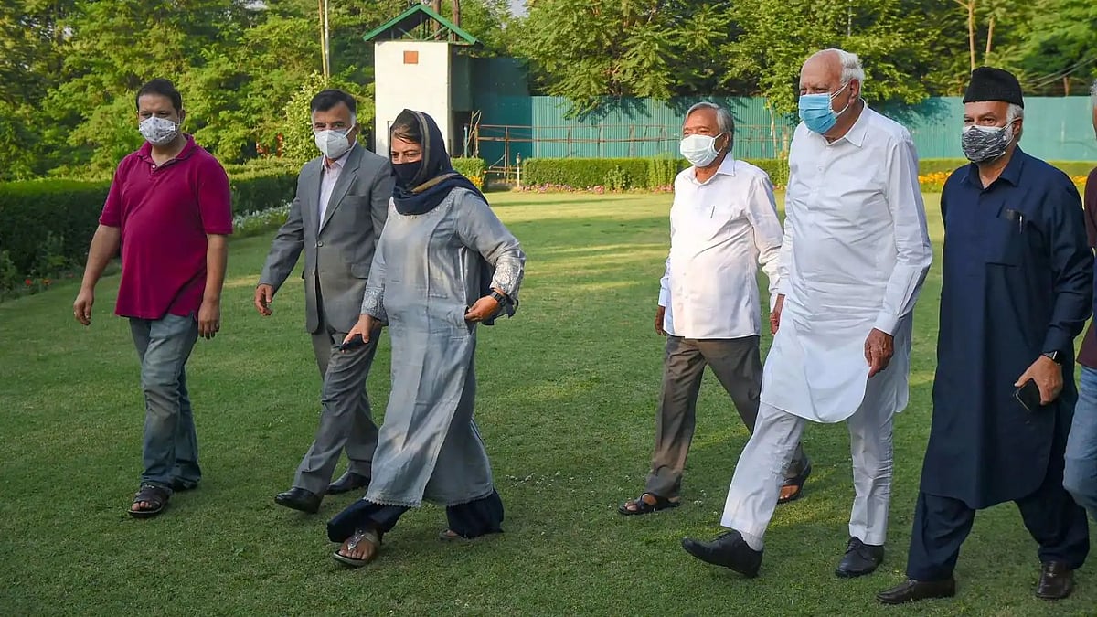 PM मोदी के साथ हुई बैठक को गुपकार ग्रुप ने बताया निराशाजनक, कहा- राज्य का दर्जा बहाल होने के बाद हो चुनाव