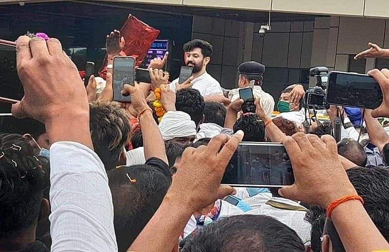 बिहार में चिराग ने शुरू की आशीर्वाद यात्रा, हाजीपुर की जनता को बताया अभिभावक