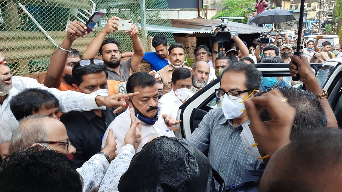 महाराष्ट्र बाढ़ : सीएम उद्धव ने बाढ़ प्रभावित इलाकों का किया दौरा, हर संभव मदद का ऐलान 