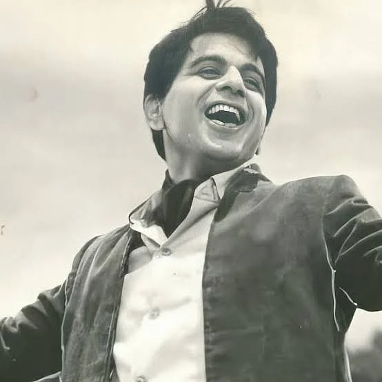 आज सिर्फ दिलीप साहब की आलीशान शख्सियत को याद करने का दिन है, किसी से तुलना उनके फन के साथ नाइंसाफी होगी