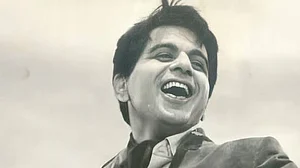 आज सिर्फ दिलीप साहब की आलीशान शख्सियत को याद करने का दिन है, किसी से तुलना उनके फन के साथ नाइंसाफी होगी
