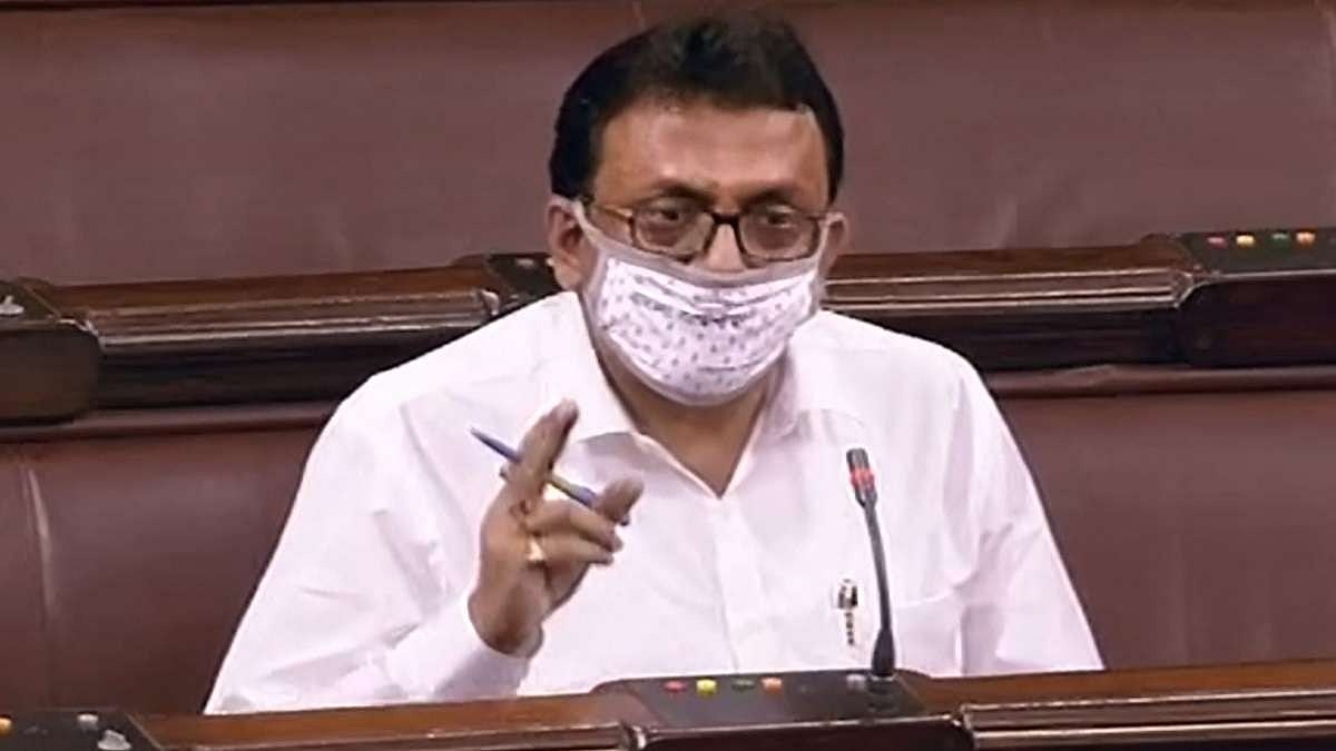 TMC सांसद शांतनु सेन पूरे मानसून सत्र से लिए राज्‍यसभा से निलंबित, IT मंत्री से कागजात छीनकर फाड़ने पर हुई कार्रवाई