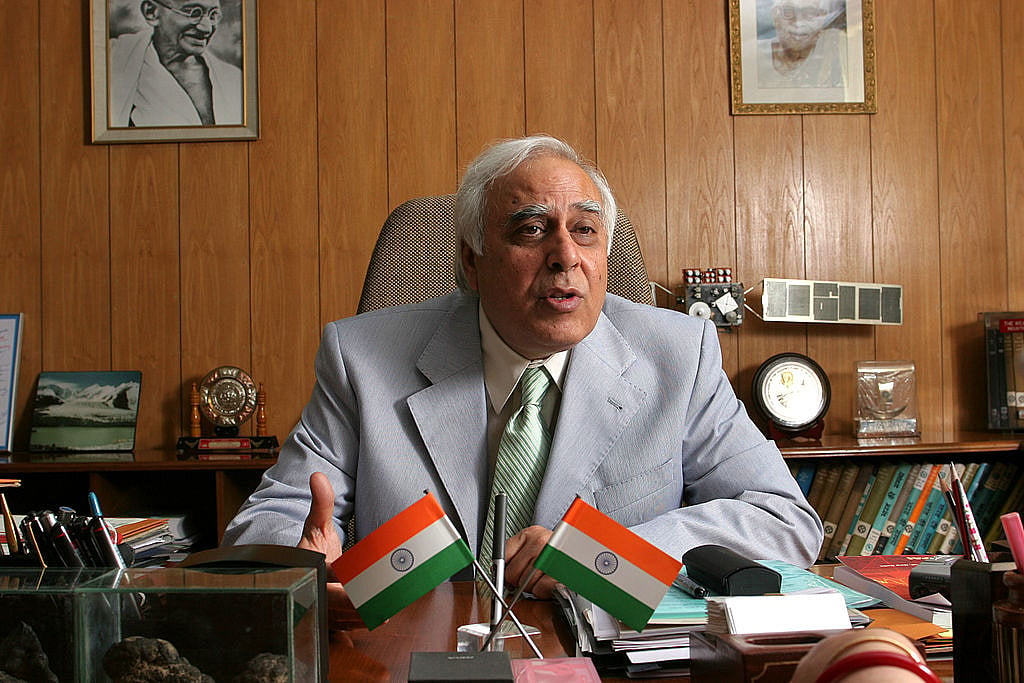 कपिल सिब्बल ने अमित शाह को समझाई जासूसी कांड की 'क्रोनोलॉजी'! कहा- सरकार बताए पेगासस का इस्तेमाल हुआ या नहीं 